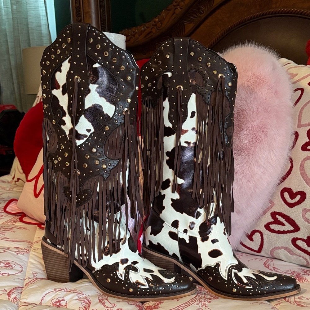 Wet Kiss Cowgirl Fringe Western Boots - Brown and White
